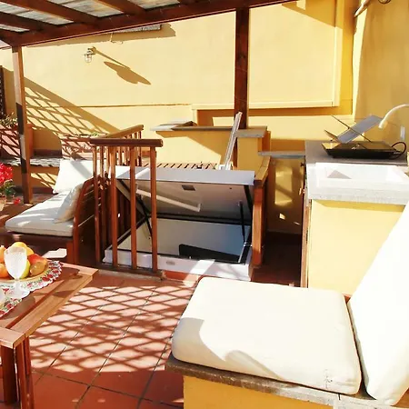 Ciancaleoni Apartment *
